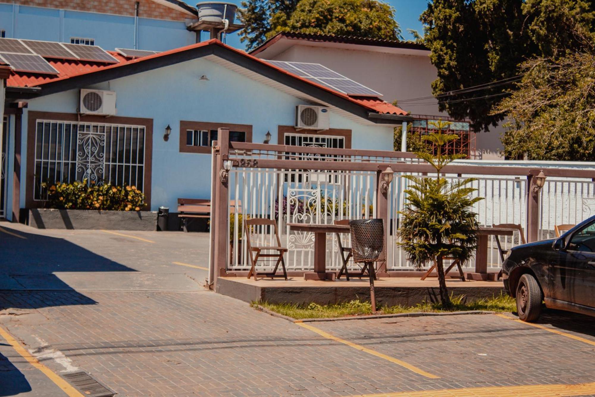 Hotel E Pousada Caroline Foz do Iguaçu Buitenkant foto
